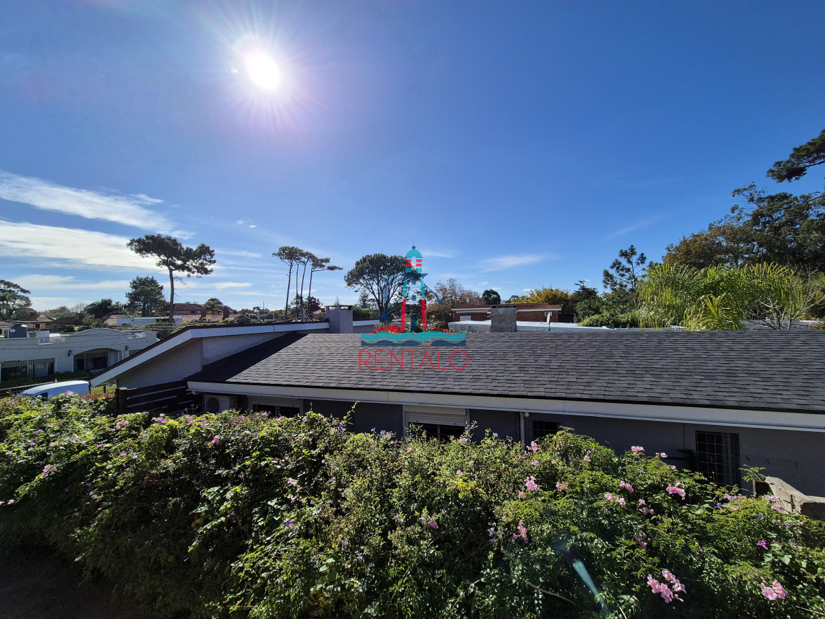 Casa ID.235 - Casa en venta en Punta del Este, 4 dormitorios 