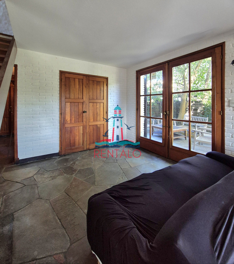 Casa ID.235 - Casa en venta en Punta del Este, 4 dormitorios 