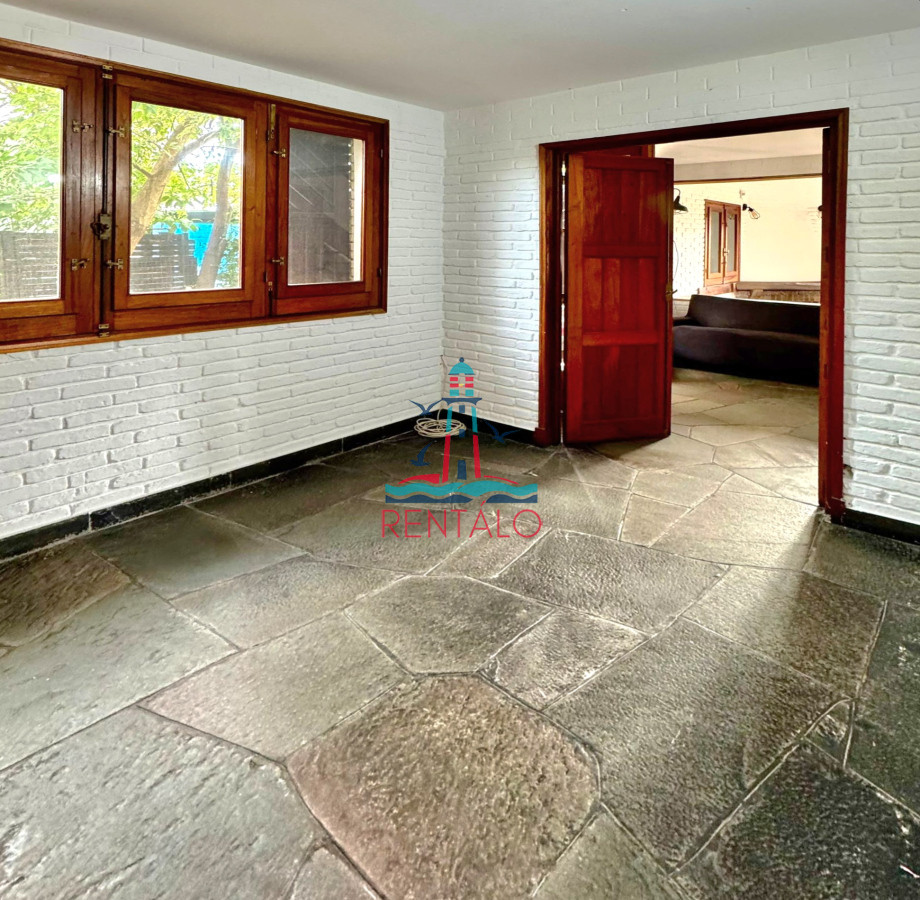 Casa ID.235 - Casa en venta en Punta del Este, 4 dormitorios 