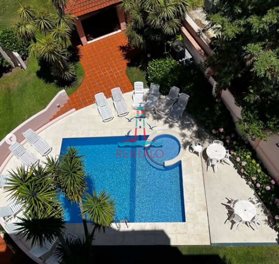 Apartamento ID.82 - Apartamento en venta 3 dormitorios con barbacoa propia con vista parcial al mar Playa Mansa Punta del Este
