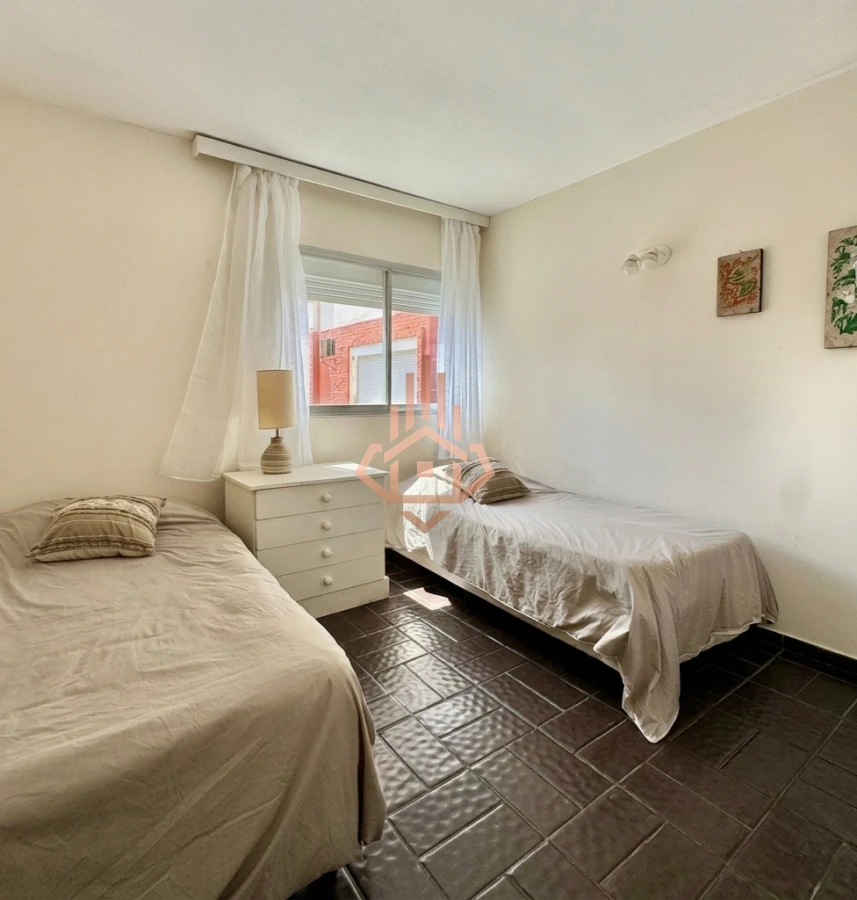 Oportunidad 2 dormitorios con balcón primera línea Playa Mansa