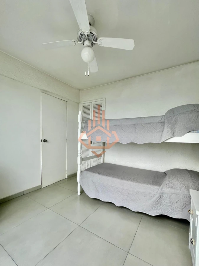 Oportunidad de 2 dormitorios con vista al mar y balcón Primera línea Playa Mansa