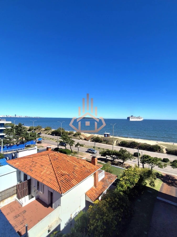 Oportunidad de 2 dormitorios con vista al mar y balcón Primera línea Playa Mansa