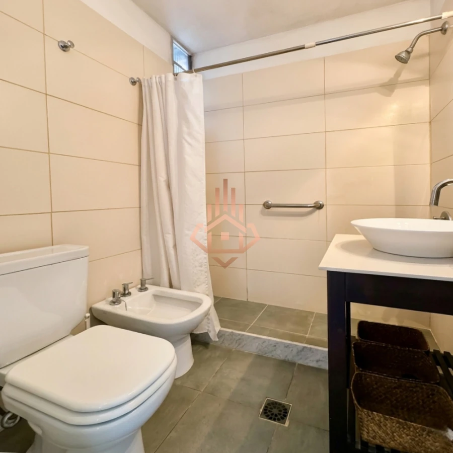 Oportunidad 2 dormitorios con balcón primera línea Playa Mansa