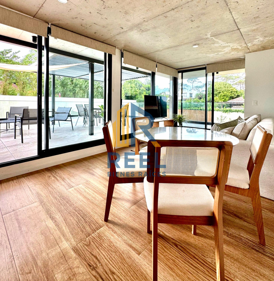 Apartamento ID.46 - Apartamento de 2 dormitorios con parrillero y gran terraza a estrenar primera linea Playa Mansa