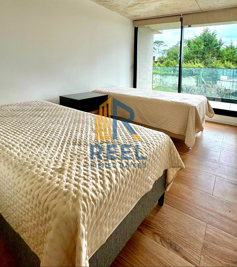 Apartamento ID.46 - Apartamento de 2 dormitorios con parrillero y gran terraza a estrenar primera linea Playa Mansa
