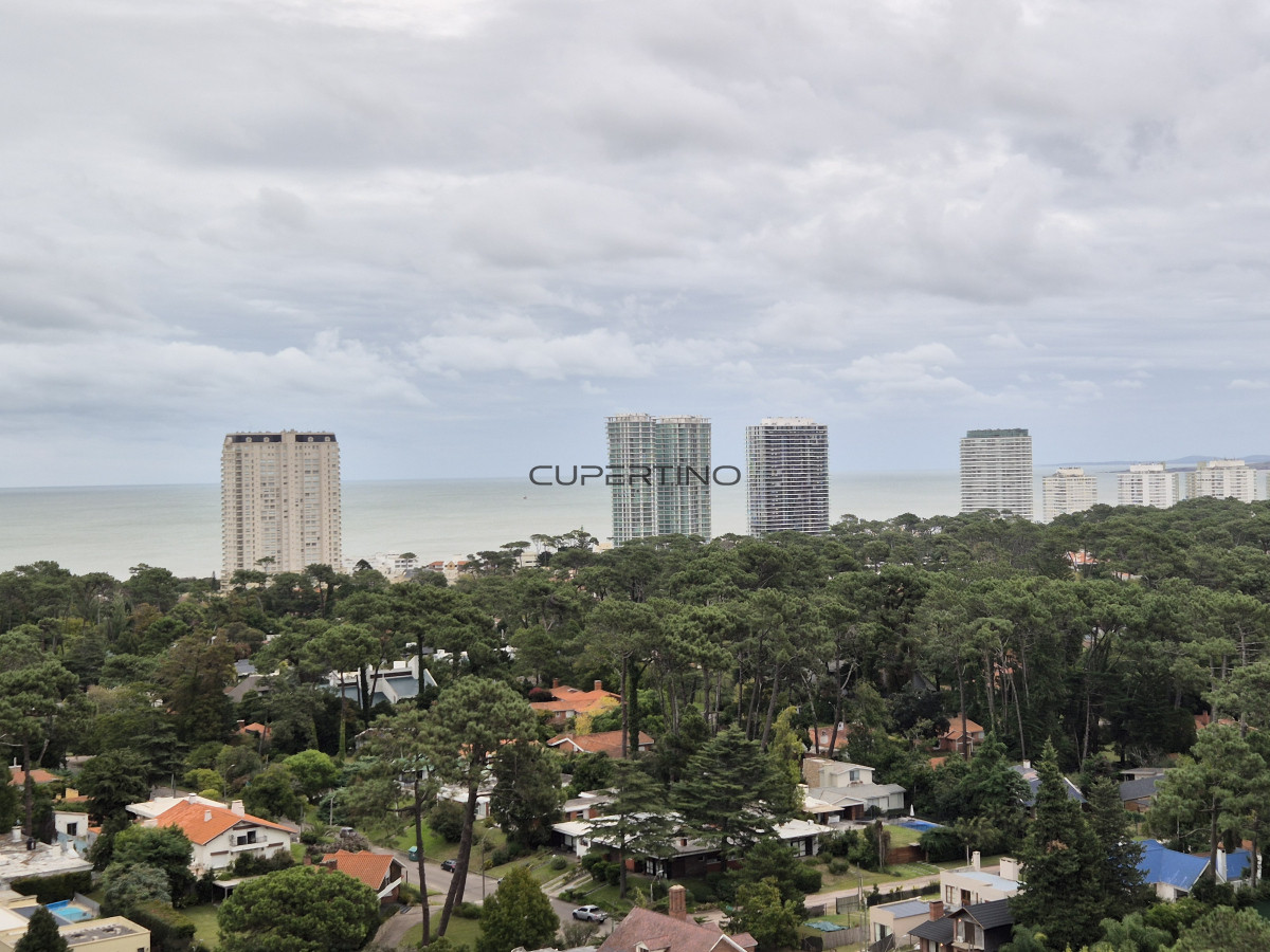 Apartamento ID.107 - Oportunidad apartamento moderno piso alto 3 dormitorios 2 baños terraza con vista al mar garage venta Punta del Este Jardines del Country