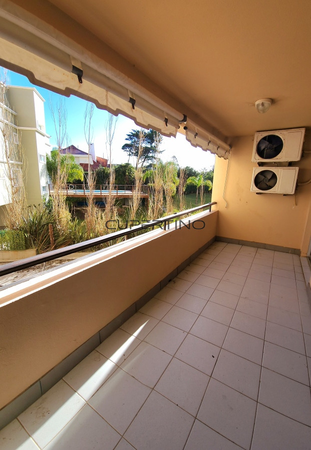 Apartamento ID.240 - Apartamento 3 dormitorios primera linea frente al mar Playa Mansa Pinares con piscina y cochera