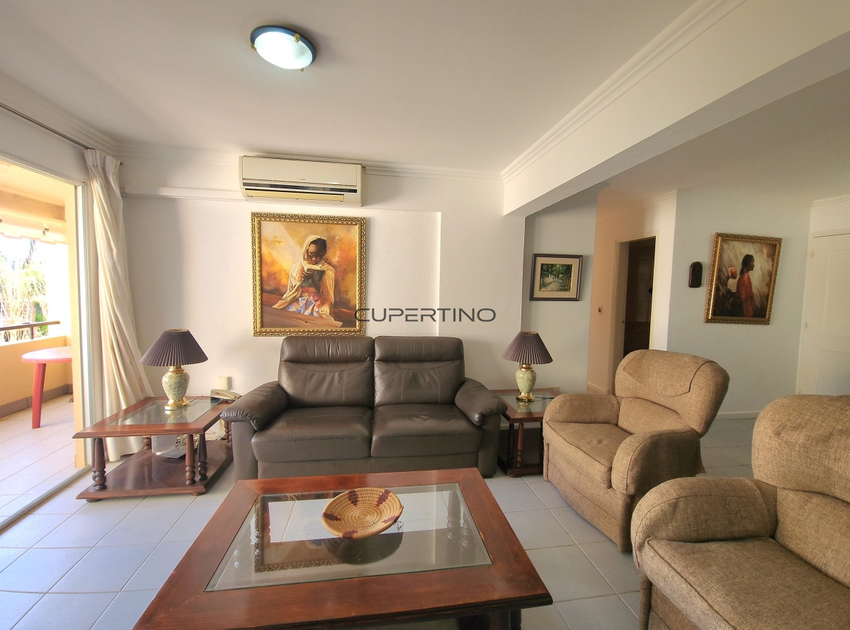 Apartamento ID.240 - Apartamento 3 dormitorios primera linea frente al mar Playa Mansa Pinares con piscina y cochera