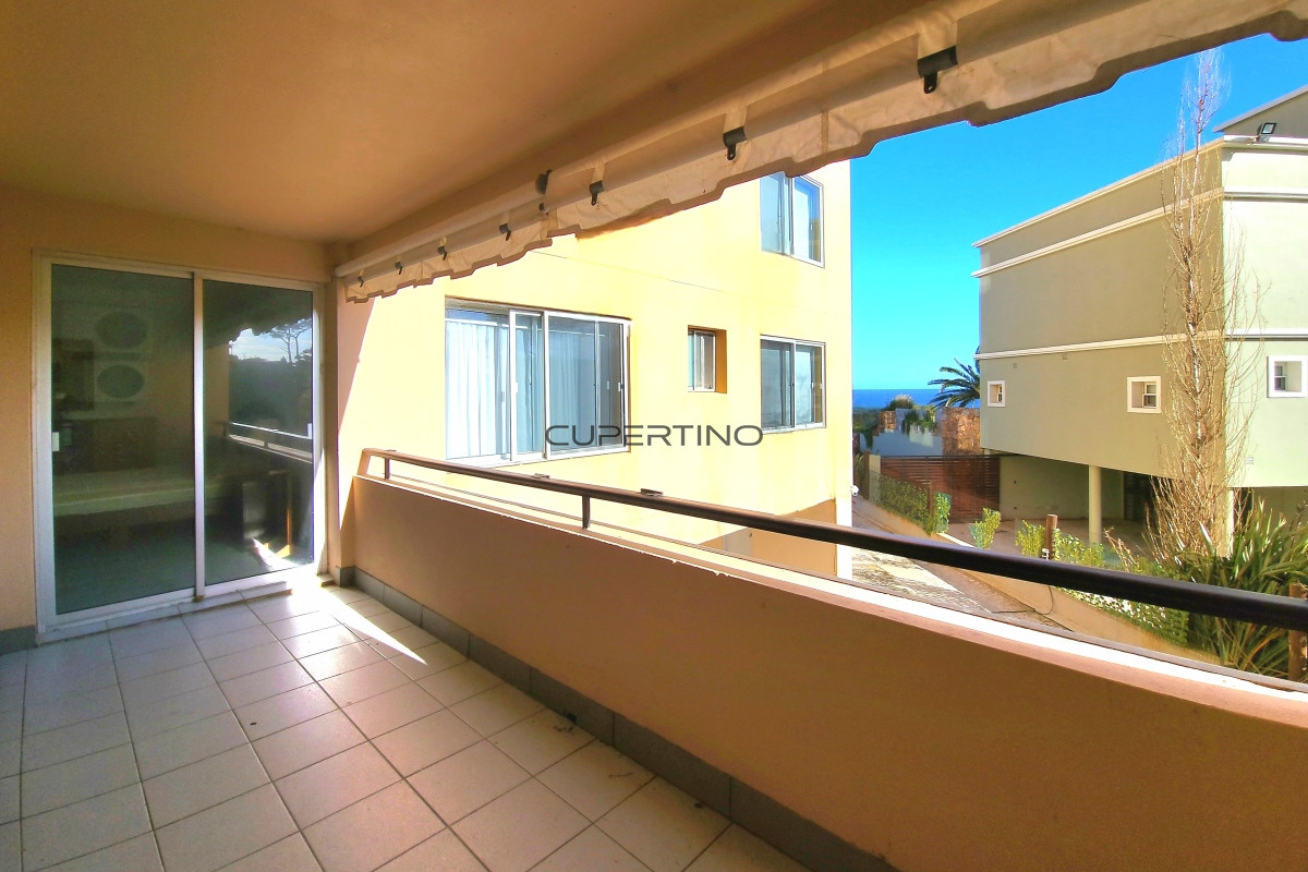 Apartamento ID.240 - Apartamento 3 dormitorios primera linea frente al mar Playa Mansa Pinares con piscina y cochera