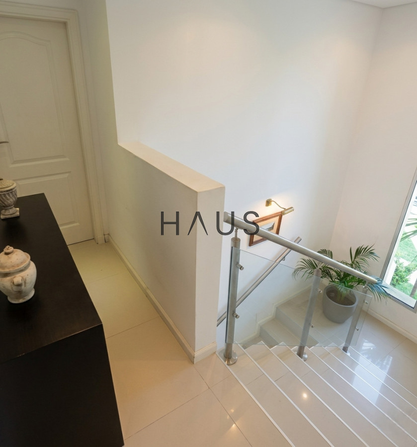 Casa ID.977 - Casa moderna de 3 dormitorios estilo minimalista cercana al mar Playa Mansa Punta del Este