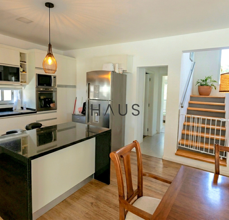 Casa ID.977 - Casa moderna de 3 dormitorios estilo minimalista cercana al mar Playa Mansa Punta del Este