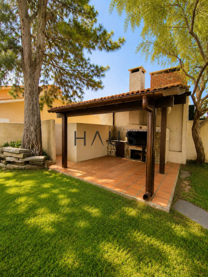 Casa ID.976 - Casa 5 dormitorios + dependencia a 150mts del mar Playa Masa
