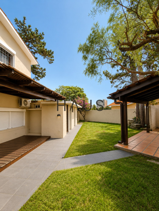 Casa ID.976 - Casa 5 dormitorios + dependencia a 150mts del mar Playa Masa