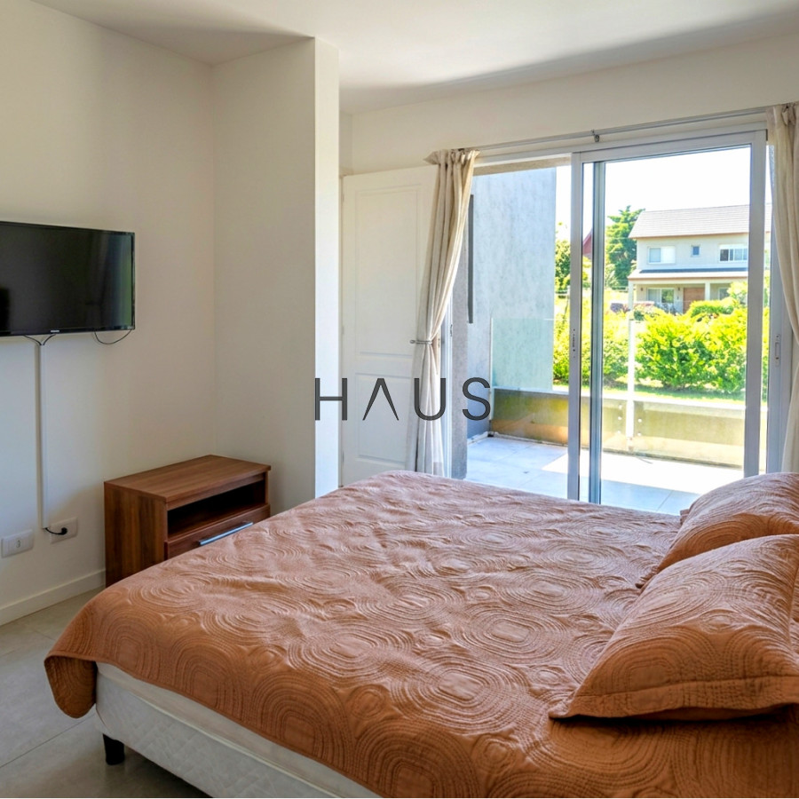 Casa ID.977 - Casa moderna de 3 dormitorios estilo minimalista cercana al mar Playa Mansa Punta del Este