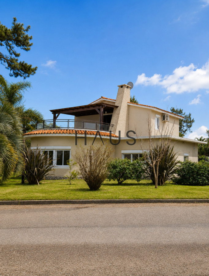 Casa ID.976 - Casa 5 dormitorios + dependencia a 150mts del mar Playa Masa