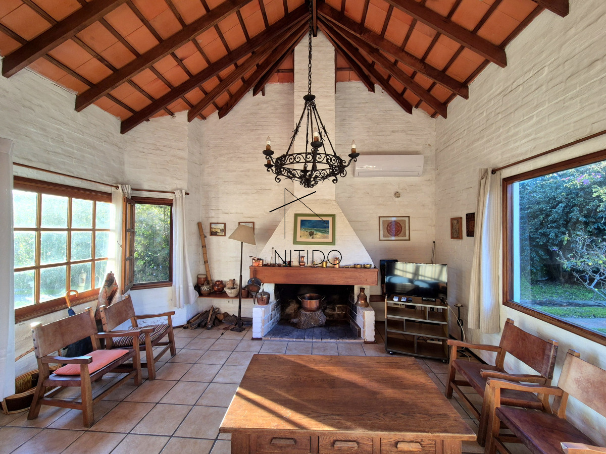 Casa ID.206 - Casa de 3 dormitorios mas dependencia completa barbacoa piscina Pinares Punta del Este