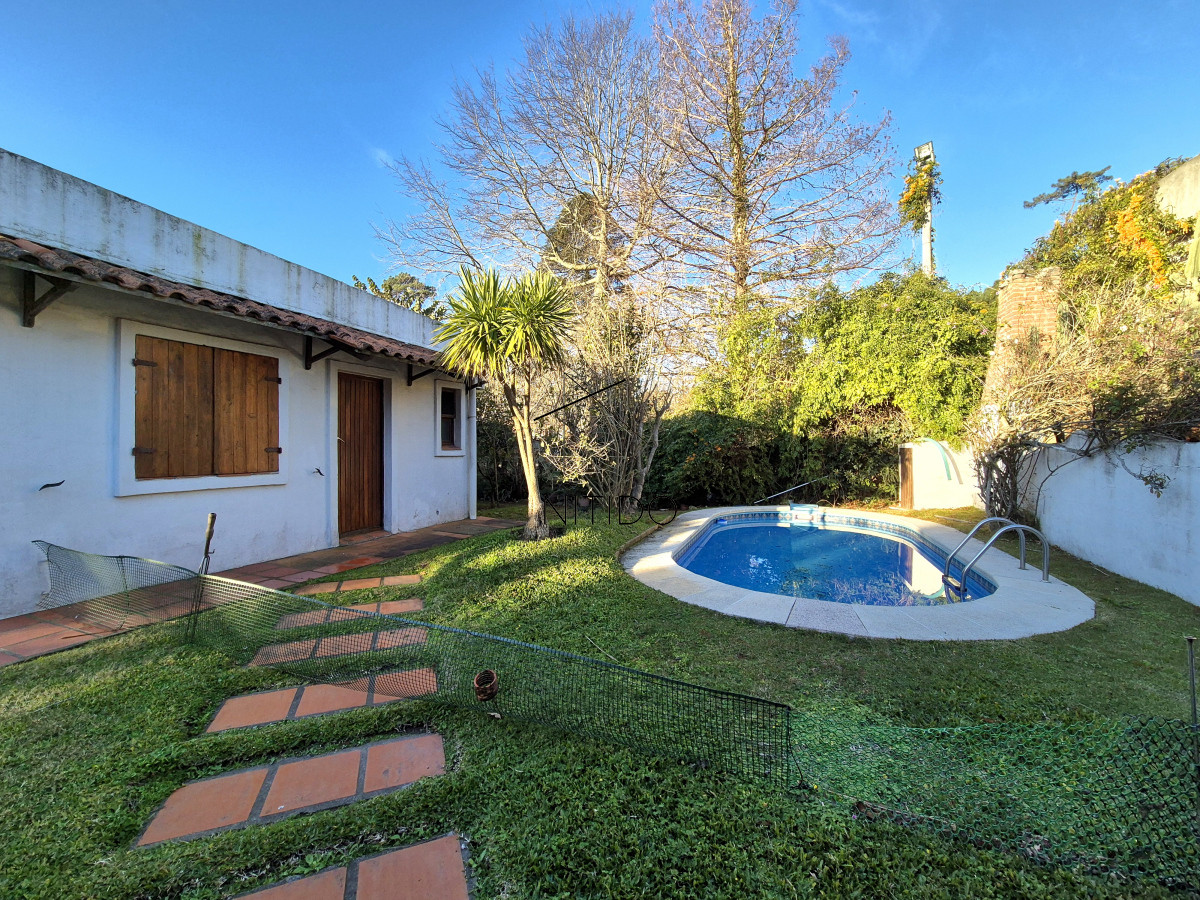 Casa ID.206 - Casa de 3 dormitorios mas dependencia completa barbacoa piscina Pinares Punta del Este