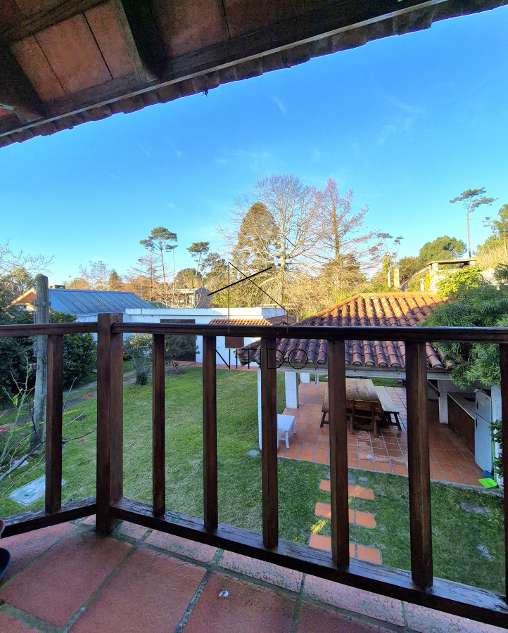 Casa ID.206 - Casa de 3 dormitorios mas dependencia completa barbacoa piscina Pinares Punta del Este