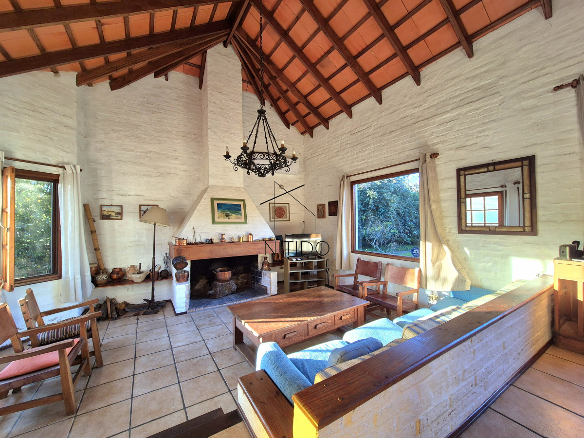 Casa ID.206 - Casa de 3 dormitorios mas dependencia completa barbacoa piscina Pinares Punta del Este