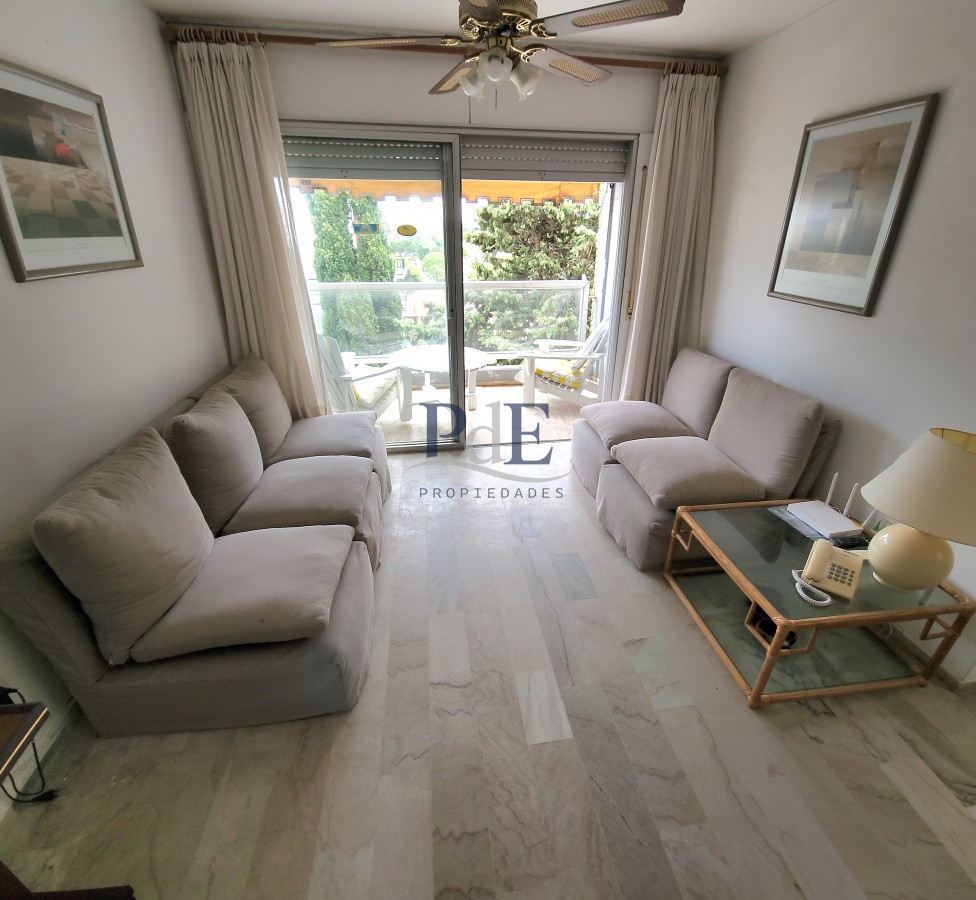 Oportunidad Penthouse 3 dormitorios con parrillero, cochera en Playa Mansa - Imagen 2