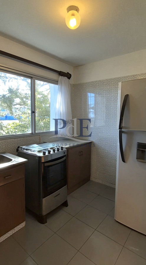 Apartamento de 3 dormitorios primera línea con vista al mar Playa Mansa - Punta del Este - Imagen 12