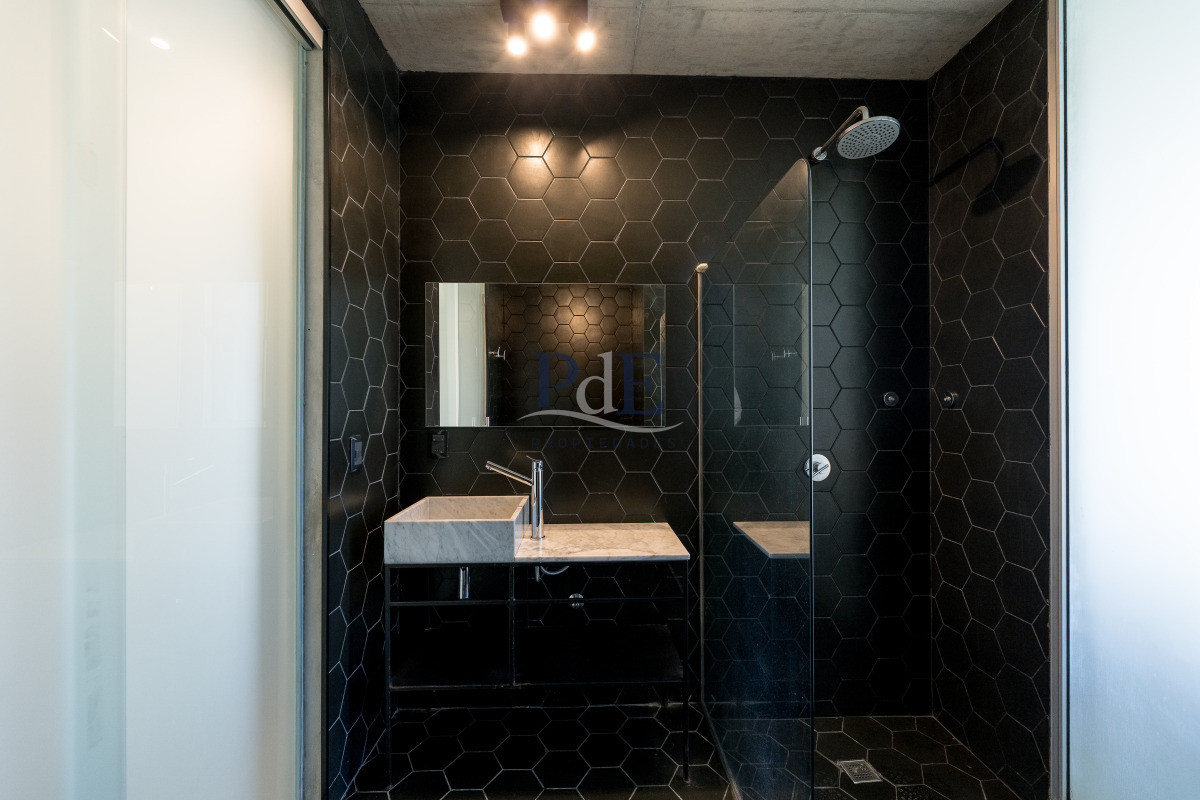 Planta de Categoría apartamento 3 dorm moderno con parrillero en Playa Mansa Punta del Este - Imagen 14