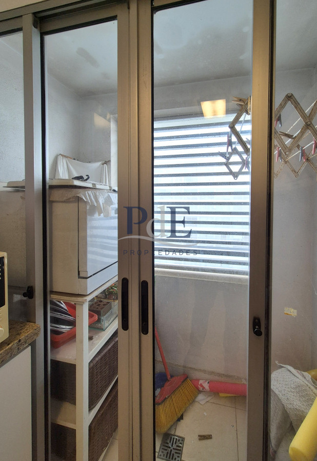 Piso Alto con Vista al Mar, 3 Dormitorios y Garaje. Zona Roosevelt. - Imagen 13