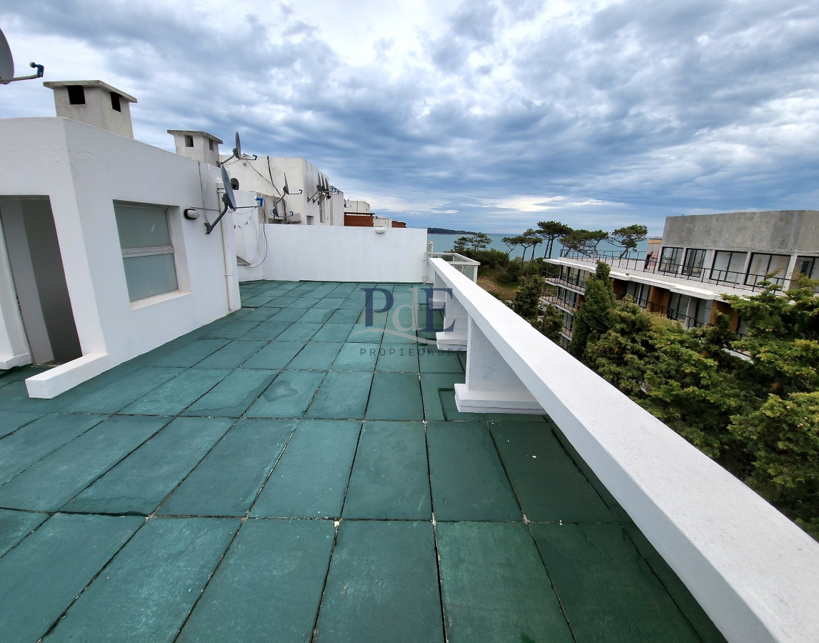 Oportunidad Penthouse 3 dormitorios con parrillero, cochera en Playa Mansa - Imagen 19