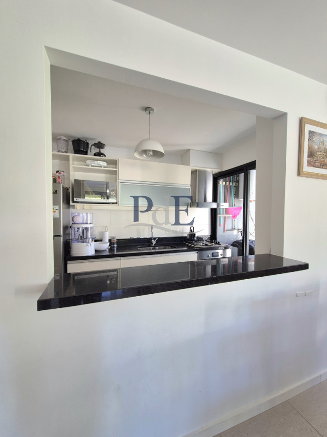 Oportunidad!! Planta moderna de categoría en excelente ubicación Playa Mansa - Imagen 10