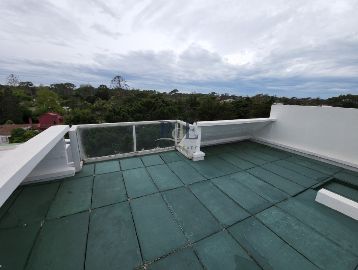 Oportunidad Penthouse 3 dormitorios con parrillero, cochera en Playa Mansa - Imagen 20