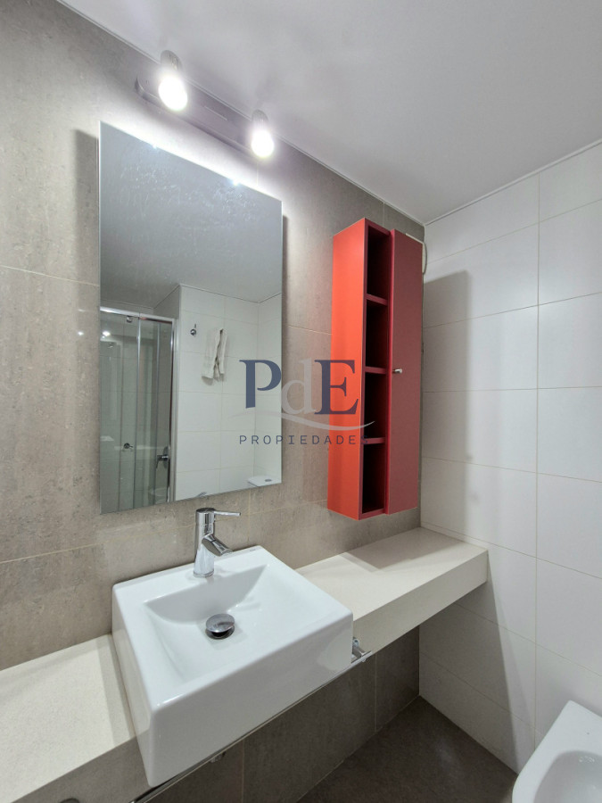 Oportunidad!! Planta moderna de categoría en excelente ubicación Playa Mansa - Imagen 12