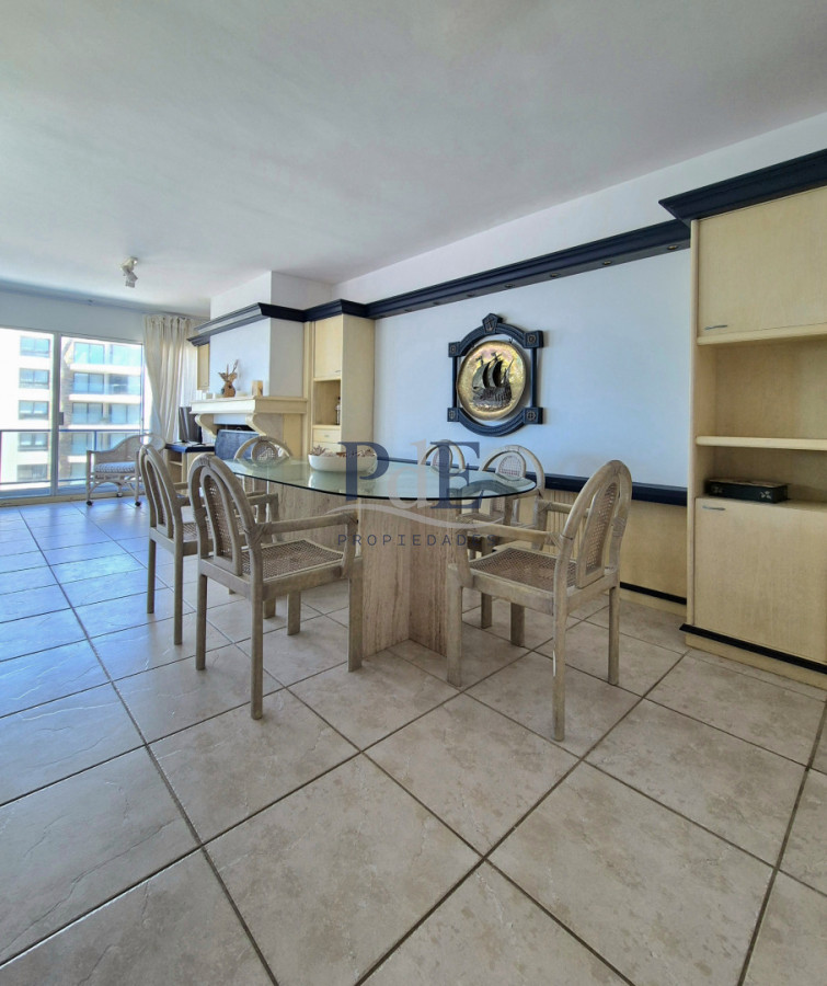 Oportunidad 3 dormitorios + servicio y gran terraza con parrillero propio en Playa Brava Punta del Este  - Imagen 6