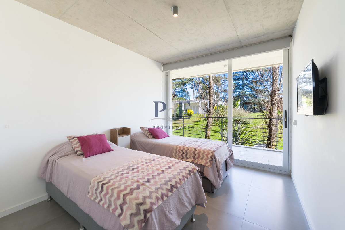 Planta de Categoría apartamento 3 dorm moderno con parrillero en Playa Mansa Punta del Este - Imagen 17