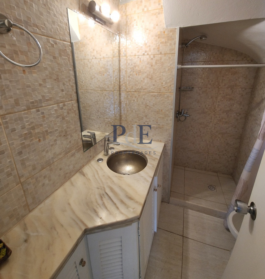 Oportunidad Penthouse 3 dormitorios con parrillero, cochera en Playa Mansa - Imagen 13