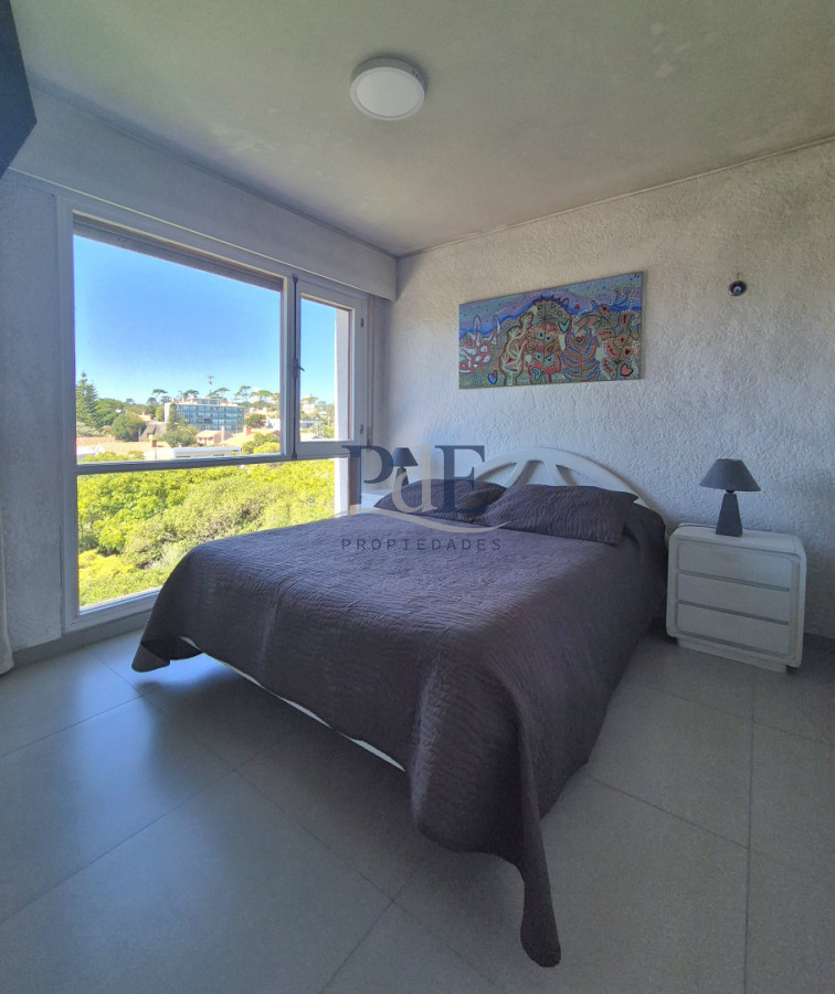 Primera línea en Playa Mansa | 2 dormitorios reciclado con vista al mar y balcón. PdE - Imagen 13