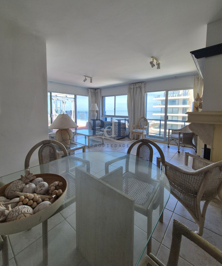 Oportunidad 3 dormitorios + servicio y gran terraza con parrillero propio en Playa Brava Punta del Este  - Imagen 11