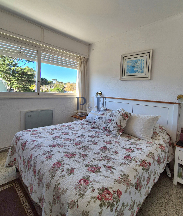 Apartamento 1 dormitorio en venta con vista al Mar edificio primera línea Playa Mansa Punta del Este - Imagen 14