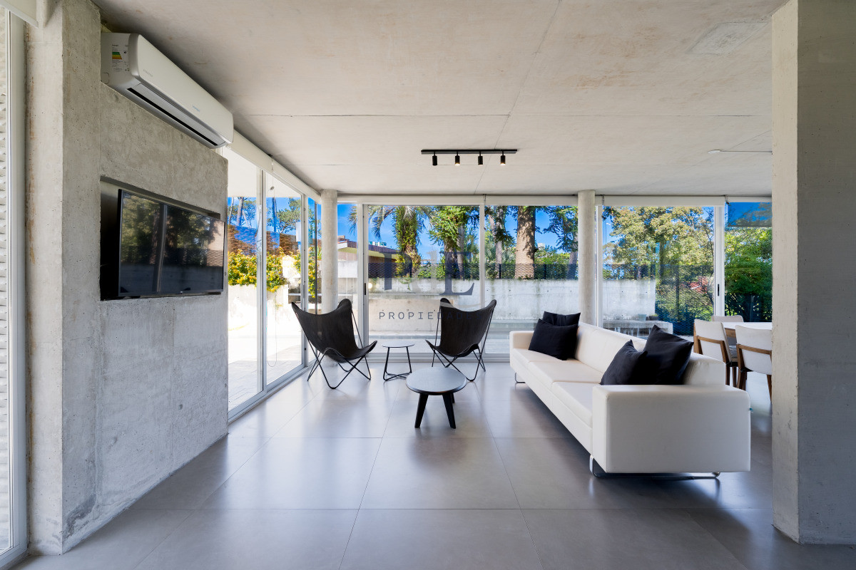 Planta de Categoría apartamento 3 dorm moderno con parrillero en Playa Mansa Punta del Este - Imagen 6