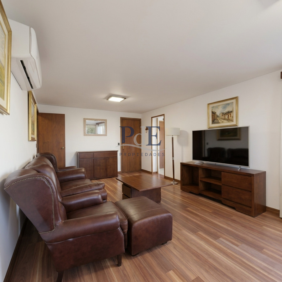 Apartamento Reciclado de 3 Dormitorios con Parrillero en Playa Mansa Punta del Este - Imagen 2