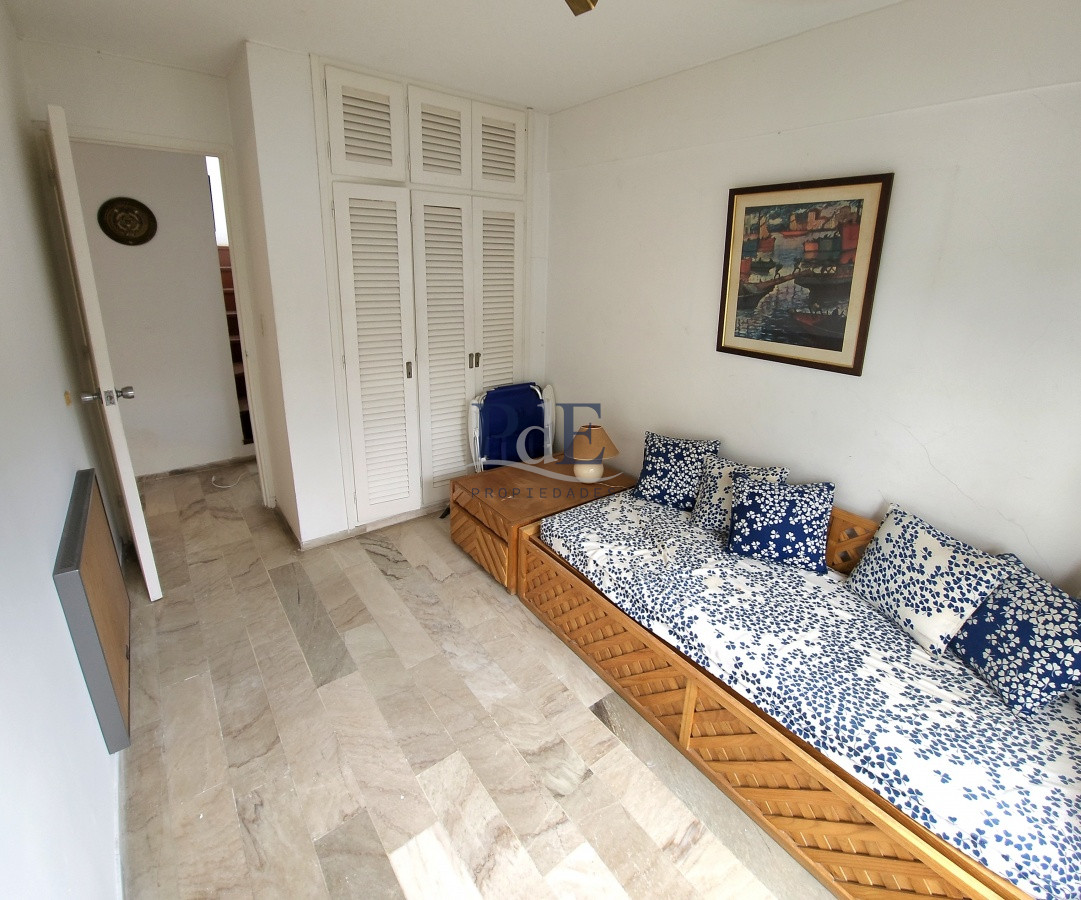 Oportunidad Penthouse 3 dormitorios con parrillero, cochera en Playa Mansa - Imagen 17