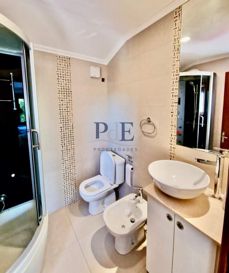 Casa en venta de 3 dormitorios moderna con loza radiante, excelente calidad. - Imagen 12