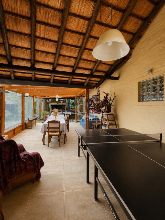 Casa con dos unidades independientes + dependencia de servicio, gran jardín y piscina climatizada  Punta del Este - Imagen 23