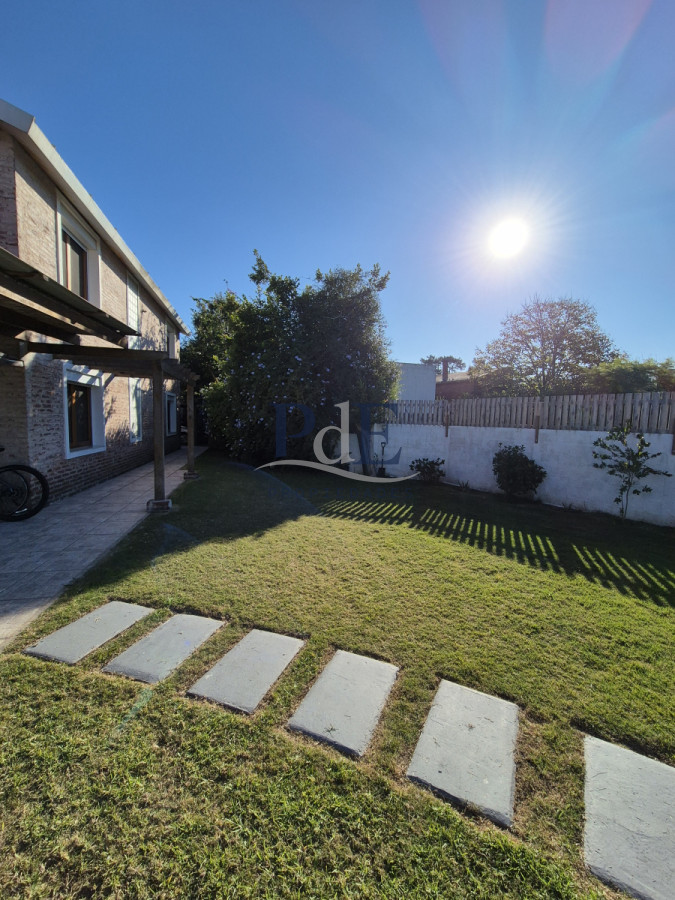 Casa en venta de 3 dormitorios moderna con loza radiante, excelente calidad. - Imagen 26