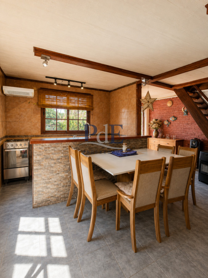 Casa con dos unidades independientes + dependencia de servicio, gran jardín y piscina climatizada  Punta del Este - Imagen 30