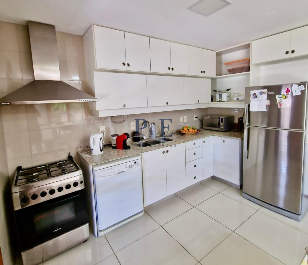 Casa en venta de 3 dormitorios moderna con loza radiante, excelente calidad. - Imagen 8