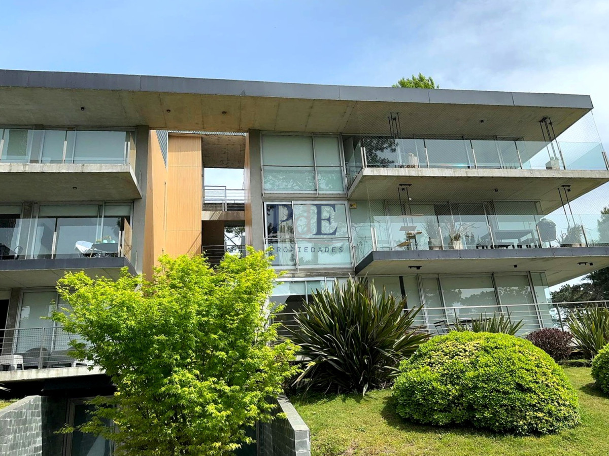 Planta de Categoría apartamento 3 dorm moderno con parrillero en Playa Mansa Punta del Este - Imagen 35