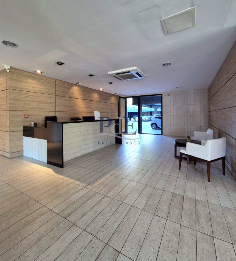 Oportunidad!! Planta moderna de categoría en excelente ubicación Playa Mansa - Imagen 24