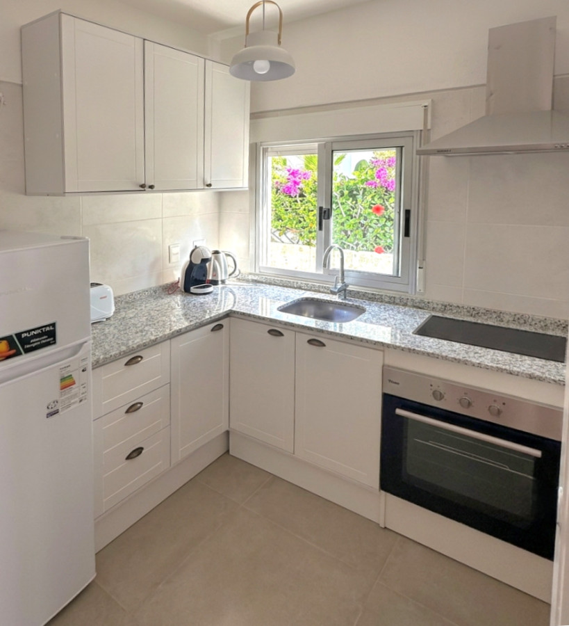 Apartamento ID.21098757 - Apartamento de 2 dormitorios, patio con barbacoa y cochera techada en Punta del Este