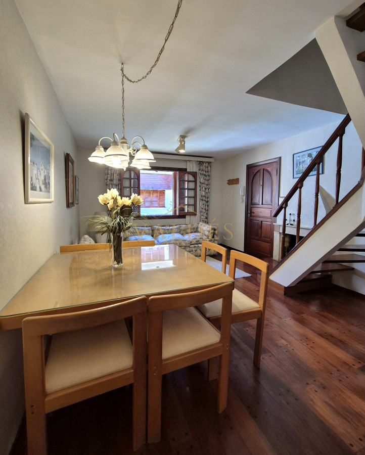 Apartamento ID.4617 - Oportunidad venta casa 2 dormitorios Playa Mansa cochera y parrillero